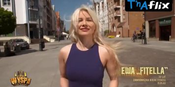 Ewa Orzechowska Thong,  Underwear Scene  in Wyspa Przetrwania: Fidzi