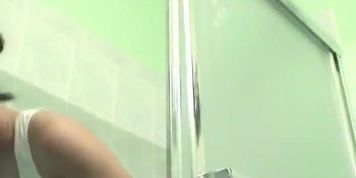 Pouring soda all over herself in the shower (Cute_Amateur)