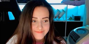 Czech streamer Viktorkaa doing blowjob ASM