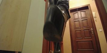 Walking in boots let u lick them and cum