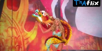 Taylor Hill Underwear Scene  in The Victoria'S Secret Fashion Show 2016