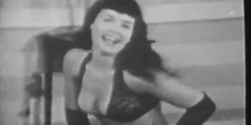 Betty Paige-Dancing (Kylie Amour)