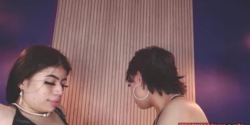 Latina lesbians fuck