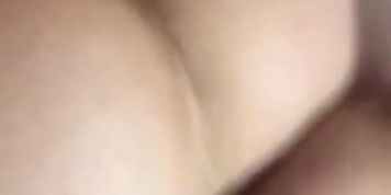 Putona con un culo rico mama verga y luego la cogen tan fuerte que saca un buen chorro (ANGELA WHITE, Your Priya)