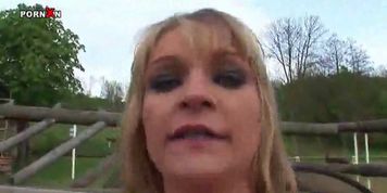 Anal Loving MILF Victoria Gets Ass Fucked Outdoors