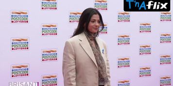 Yusra Mardini Sexy Scene  in Brisant