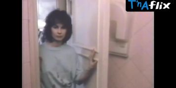 Irina Apeksimova Breasts Scene  in Bezdna, Krug Sedmoy