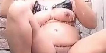 Desi bhabi bathing