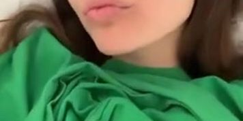 Megnutt relaxing boobs play