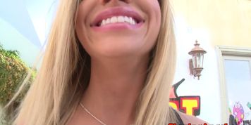 Glamcore babe pussyfucked after sucking cock