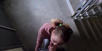 Fucked a modest gf in a public place