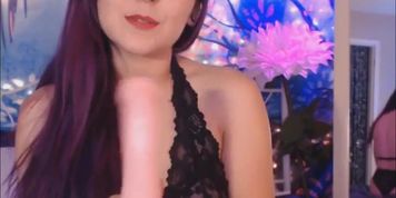 Sexy Brunette Makes Herself Cum in Pleasure