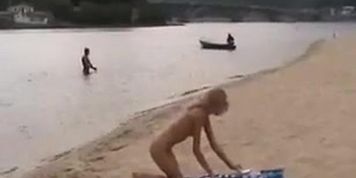 Beach video - nude girl