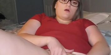Fucking myself while I'm bored in quarantine  (Fatpussy)