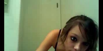 teen home alone in underwear chat with viewers (camwhore)