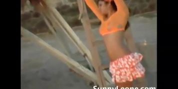 Sunny Leone tropical