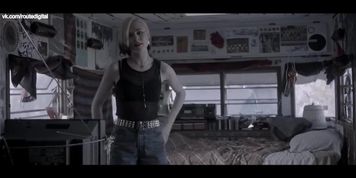 DAKOTA FANNING EVAN RACHEL WOOD VIENA AND THE FANTOMES SEX SCENES