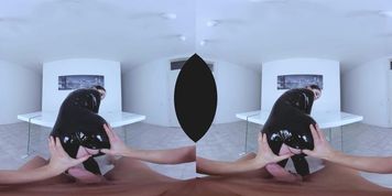 Anna de Ville Latex 4K