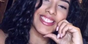 Sexy Latina feet