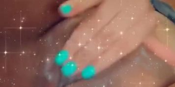 Finger wet pussy