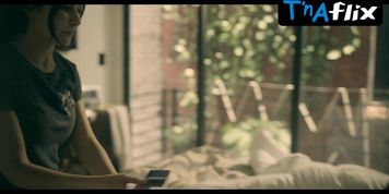 Macarena Garcia Lesbian Scene  in Mujeres Asesinas