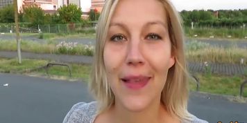 Mitten auf die Stra&szlig;e gestrullert (Daddysluder Daddysluder)