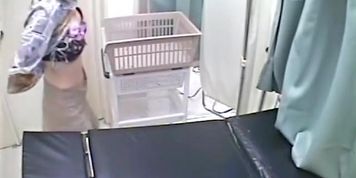 Medical voyeur cam shoots nude tits and spread pussy