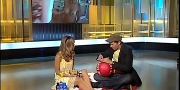 Seducing star is flashing her famous upskirt in public
