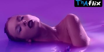 Taylor Swift Sexy Scene  in Lavender Haze