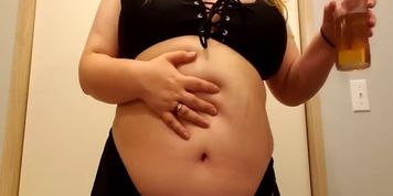 Nagitokowaru's Beer Chugging & Stuffed Belly