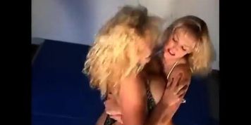 Tanya danielle Crushing Bearhugs on Alot women (Jewell Marceau)