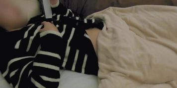 Solo amateur masturbation before sleep