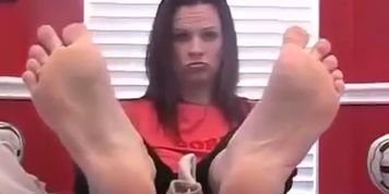 Jerk off instruction toe wiggle
