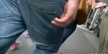 Candid milf in tight jeans