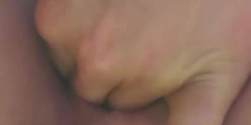 Sukie Rae fills her pussy