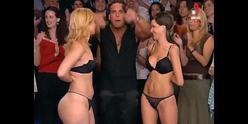 Spanish TV show Vitamina N - Strip game with nude girl and boy
