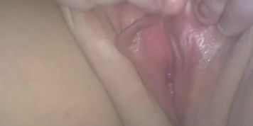 Honey plays with her Juicy pussy