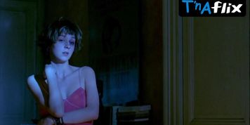 Nutsa Kukhianidze Underwear Scene  in The Good Thief
