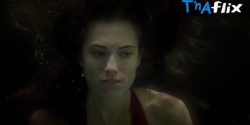 Allison Williams Breasts Scene  in Girls