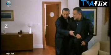 Ipek Tenolcay Sexy Scene  in Yesil Isik