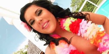 Stunning latina girl can handle two cocks at the same time