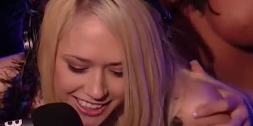 The Howard Stern Show, Mexican drivers choose to fool around with Tory Lane and Kagney Linn Karter