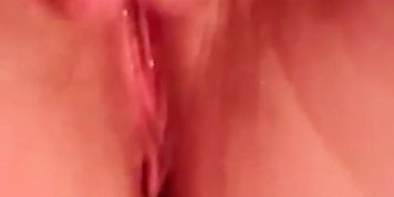 Thick white girl cums so hard! 