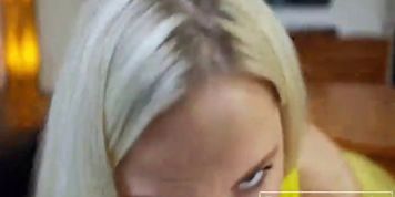 Sex in mein neuem Kost&uuml;m (Lola Myluv, Yulia Blondy)