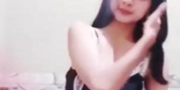 Andini Pake Baju Haram Viral