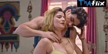 Alendra Bill Sexy Scene  in Rangeen Kahaniyan