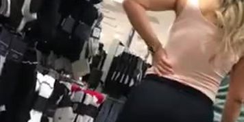 Candid tight booty in shorts