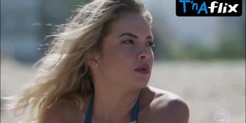 Lua Blanco Bikini Scene  in A Forca Do Querer