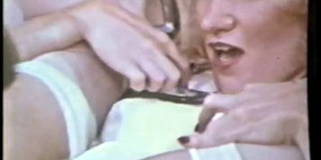 Lesbian Peepshow Loops 536 70s and 80s - Scene 4 - video 1