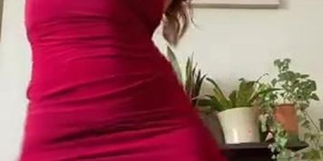 Eliza Rose Watson Pantyless dress tease (Elisabeth Dime)